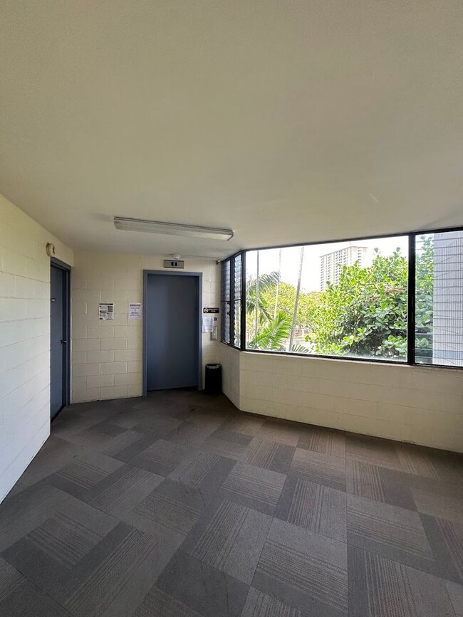 Building Photo - Punchbowl Leilehua Building, 1 bedroom, 1 ...