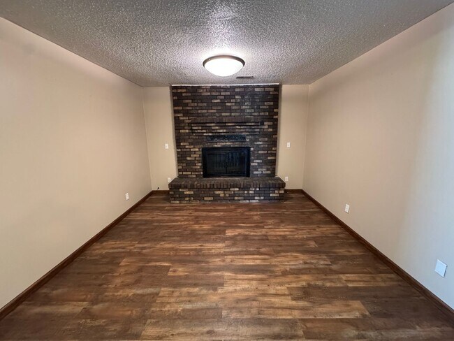 Foto del edificio - 10521 Bethel Rd