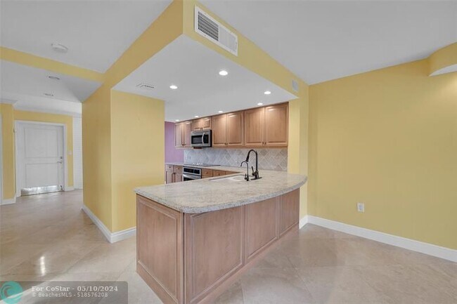 Foto del edificio - 1100 SE 5th Ct