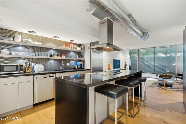 Building Photo - 4401 N 40th St