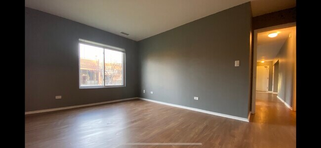 Foto del edificio - 718 Tullamore Ct