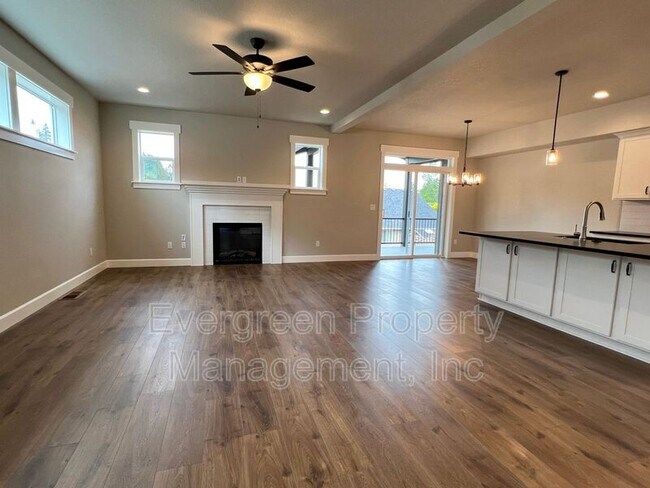 Foto del edificio - 1207 NE Henderson Dr
