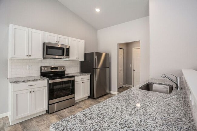 Building Photo - 10050 Pennridge Dr