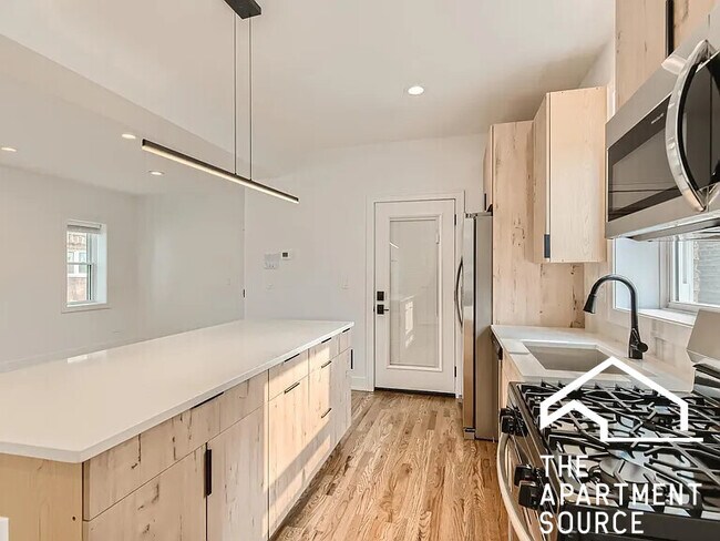 Foto del edificio - 2604 N Springfield Ave