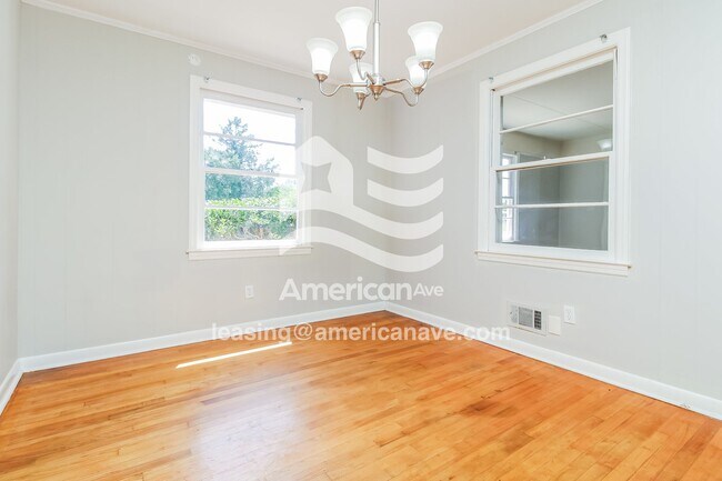 Foto del edificio - 5421 Meadow Dr