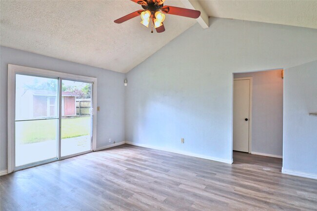 Foto del edificio - 2706 S Brompton Dr
