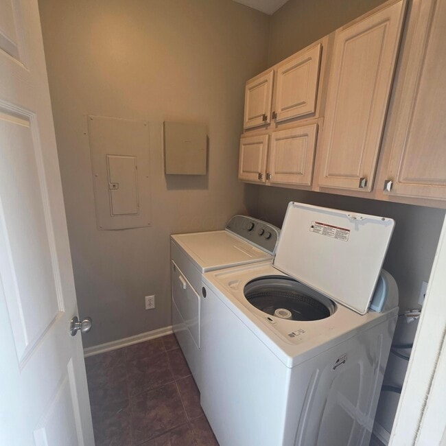 Building Photo - 6155 Craughwell Ln