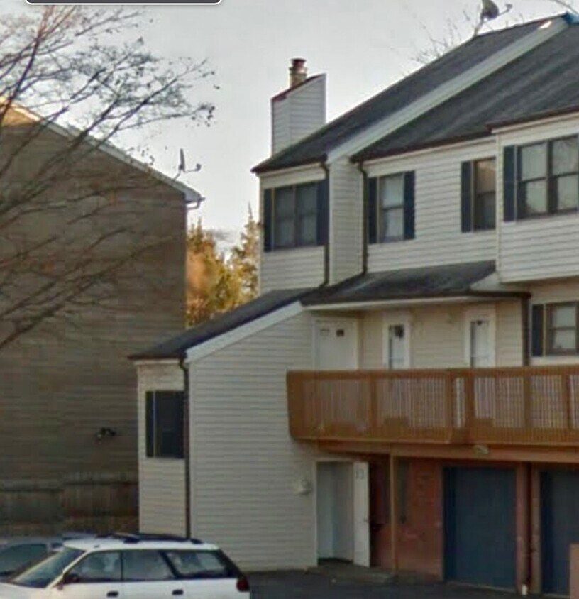 Front of Large Corner Unit - 11 Tuttle St