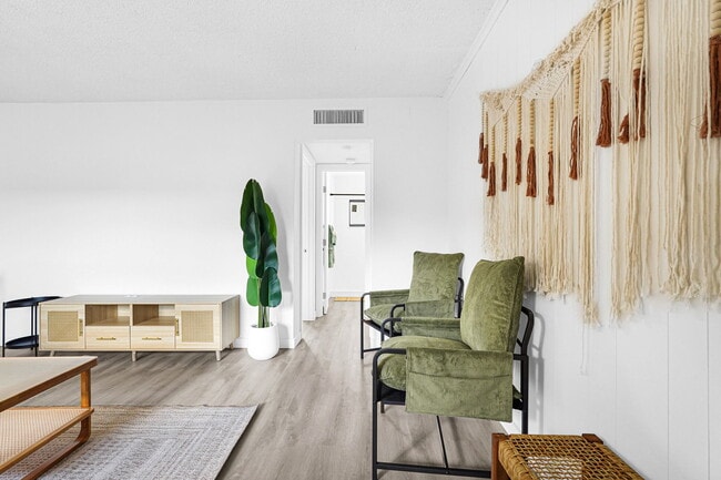 Foto del edificio - The Edgewater Apartments