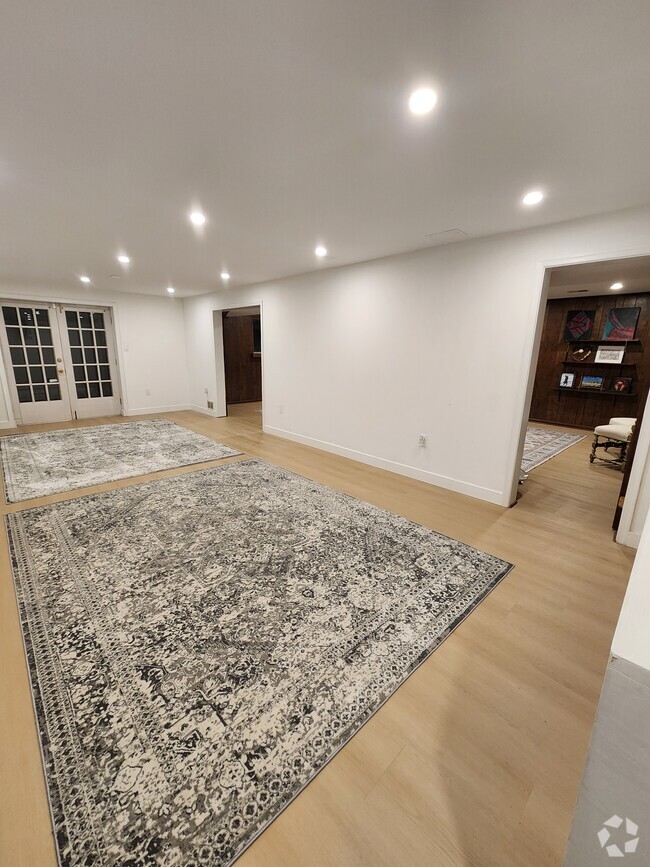 Building Photo - 18009 Ednor View Ter