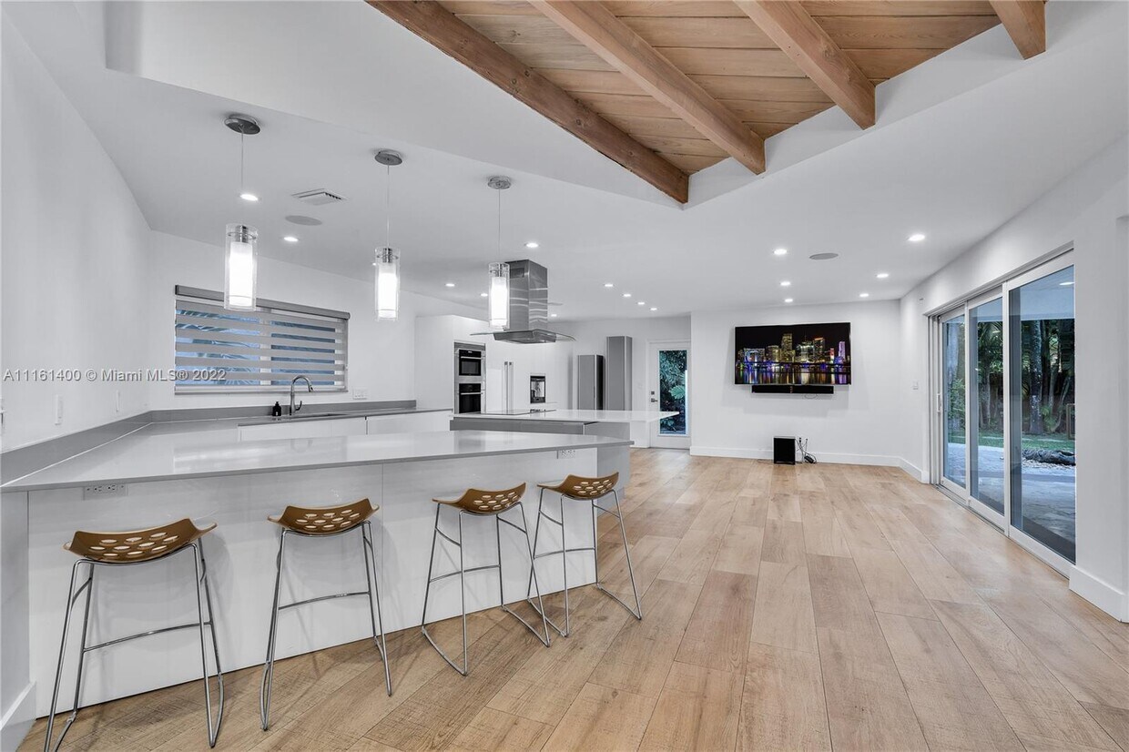 Foto principal - 7441 SW 66th St