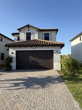 Building Photo - 5465 Soria Ave