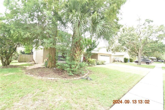 Building Photo - 411 Bloomingfield Dr