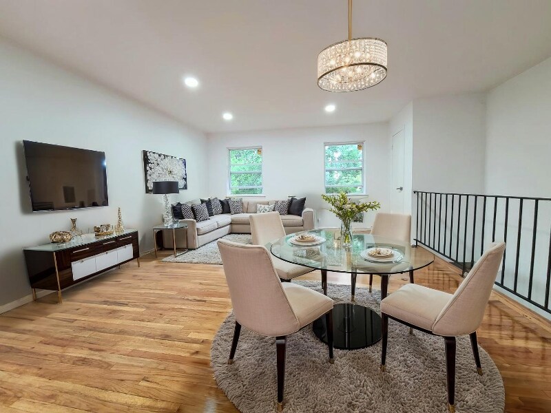 Foto principal - 500 Adams Ln