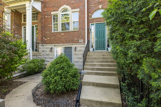 Building Photo - 850 Shandrew Dr