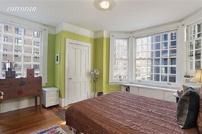 Building Photo - 527 W 110th St