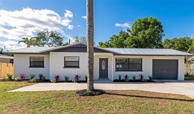 Foto principal - 4505 18th Ave W