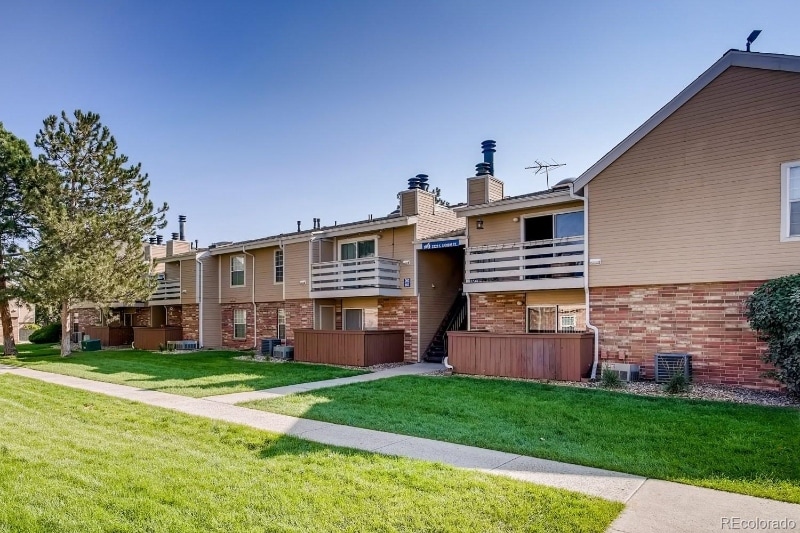 Photo - 3320 S Ammons St (Lakewood, CO)