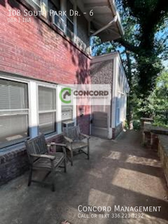 Building Photo - 108 S Park Dr