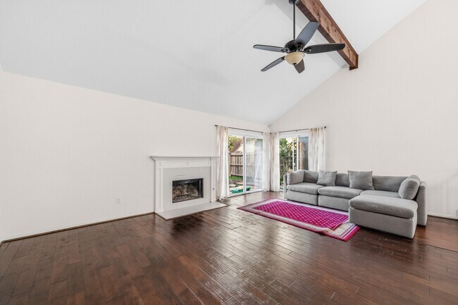 Foto del edificio - 13619 Braeswest Dr