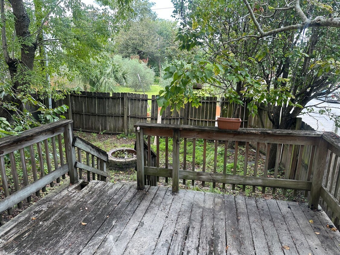 Foto del edificio - 2 BED | 2 BATH | GATED BACKYARD | THOMAS S...