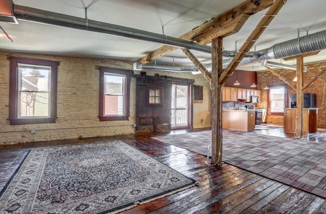 Interior Photo - 14-16 N Concord St
