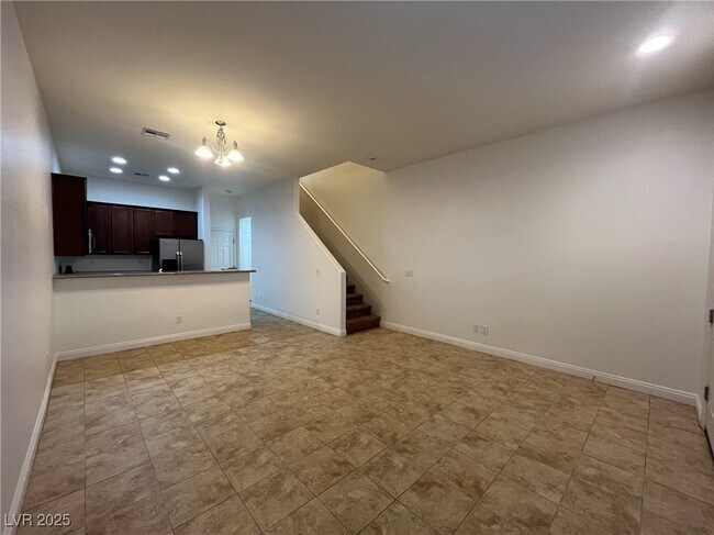 Foto del edificio - 7584 Nicklin St