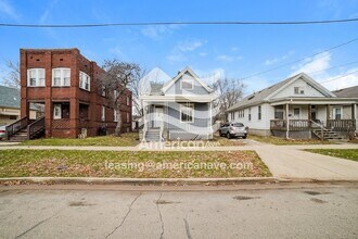 Building Photo - 807 E Republic St