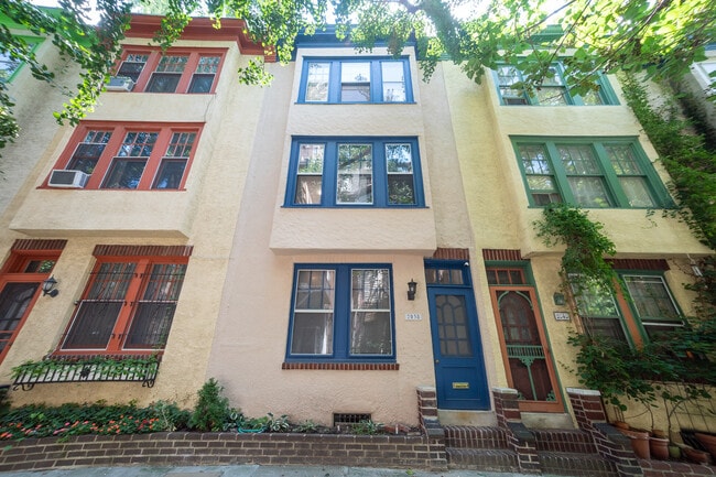 Building Photo - 2038 Latimer St