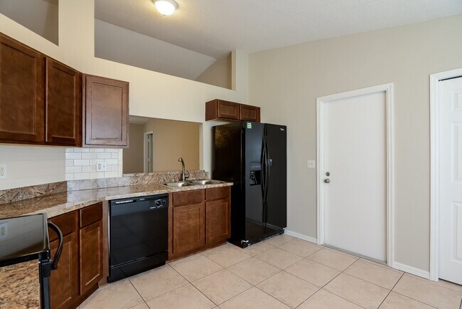Building Photo - 7446 Briarbay Loop