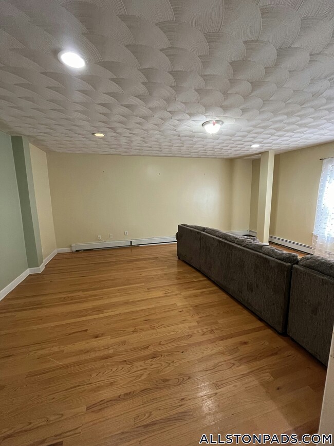 Building Photo - 40 Litchfield St
