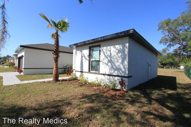 Building Photo - 4 br, 2 bath House - 1820 Snapper Dr