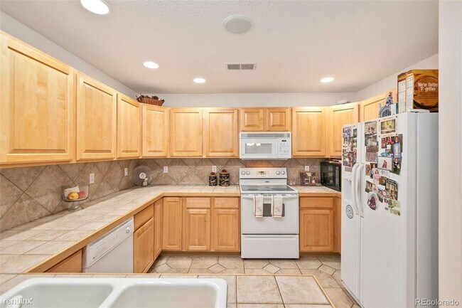 Foto del edificio - 2 br, 2 bath Condo - 5350 S Jay Cir Unit 5A
