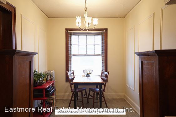 Foto del edificio - 2632 N Oakland Ave