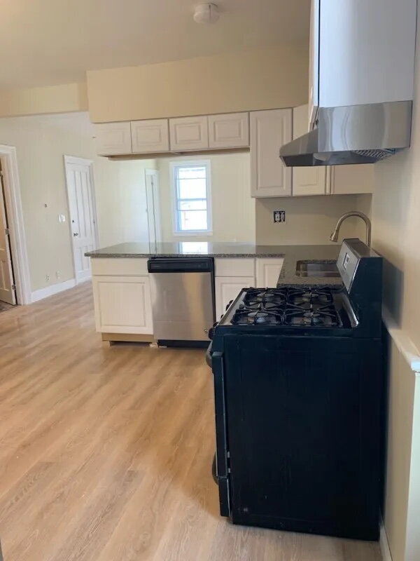 Foto del edificio - "Charming 3-Bed Oasis at 57 1/2 Saratoga Ave – Spacious 1250 Sq Ft in Waterford, NY!"