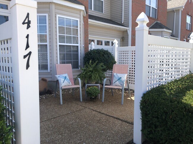 Front patio - 417 Compton Ln
