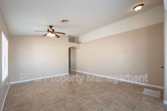 Building Photo - 15531 W Port Royale Ln