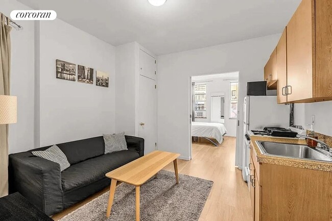 Building Photo - 648 Ninth Avenue 4FS