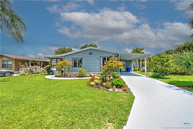 Building Photo - 2842 SW Toronado Trail