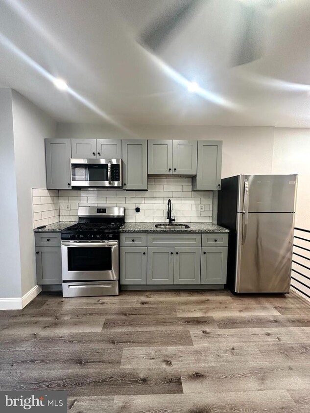 324 S 56th St Unit 2 Photo