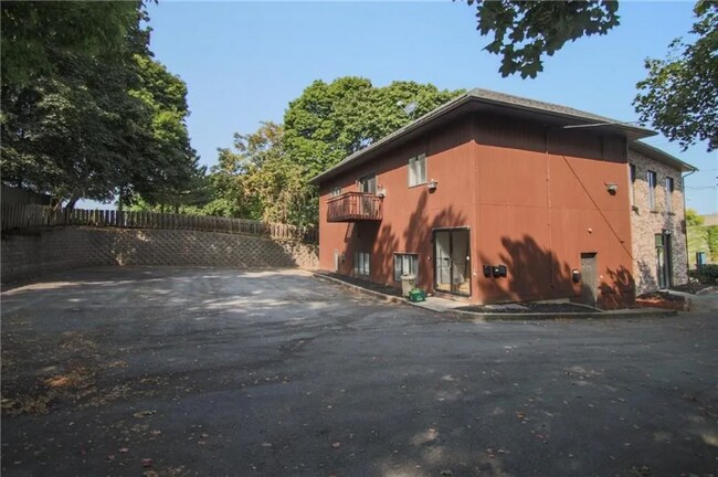 Foto del edificio - 241 Norris Dr