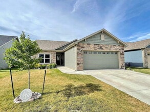 Building Photo - 3410 Monument Dr
