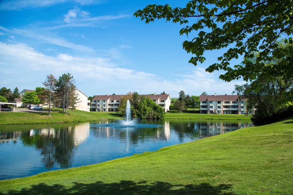 Primary Photo - Aldingbrooke Apartments