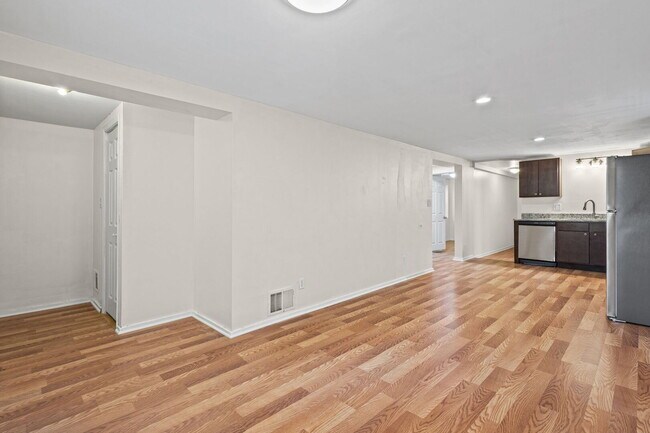 Foto del edificio - 2710 W Fletcher St