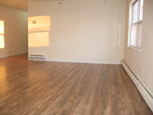 Foto del edificio - 641 S Woodward St