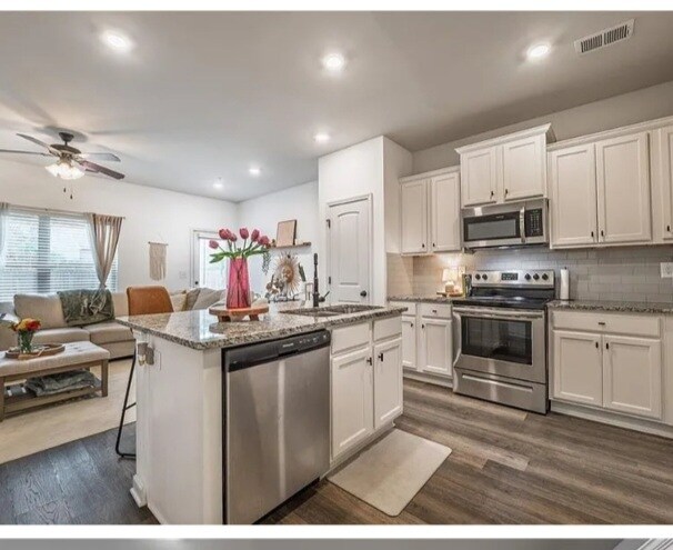 Foto principal - 2461 Bayrose Cir