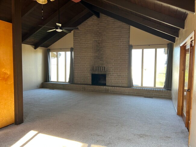Building Photo - 11747 E Tokay Colony Rd