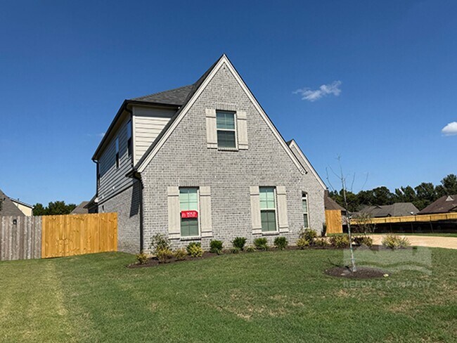 Building Photo - 345 Chestnut Rdg Cv