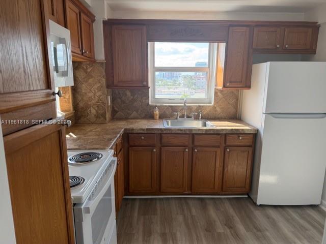 Building Photo - 8000 Harding Ave