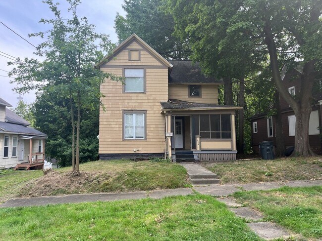 Foto del edificio - Limited-Time Offer: $300 Off Move-In – Elegant 4BR Home Available!